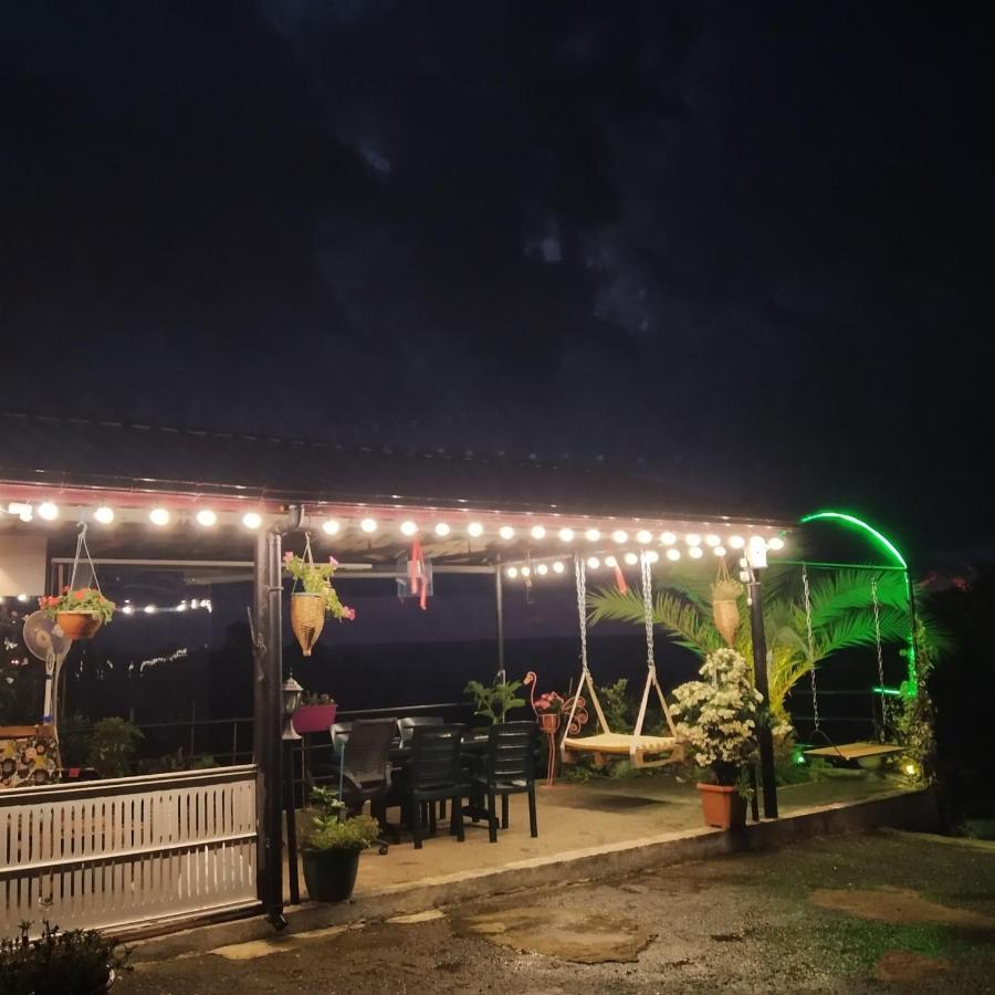 Kemeni Garden Hotel บาทูมิ ภายนอก รูปภาพ