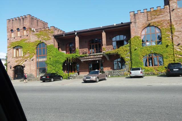 Kemeni Garden Hotel บาทูมิ ภายนอก รูปภาพ